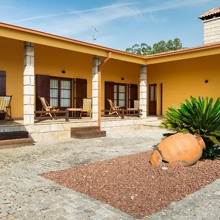 Quinta Devesa Do Monte Farm stay *