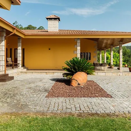 Quinta Devesa Do Monte Farm stay